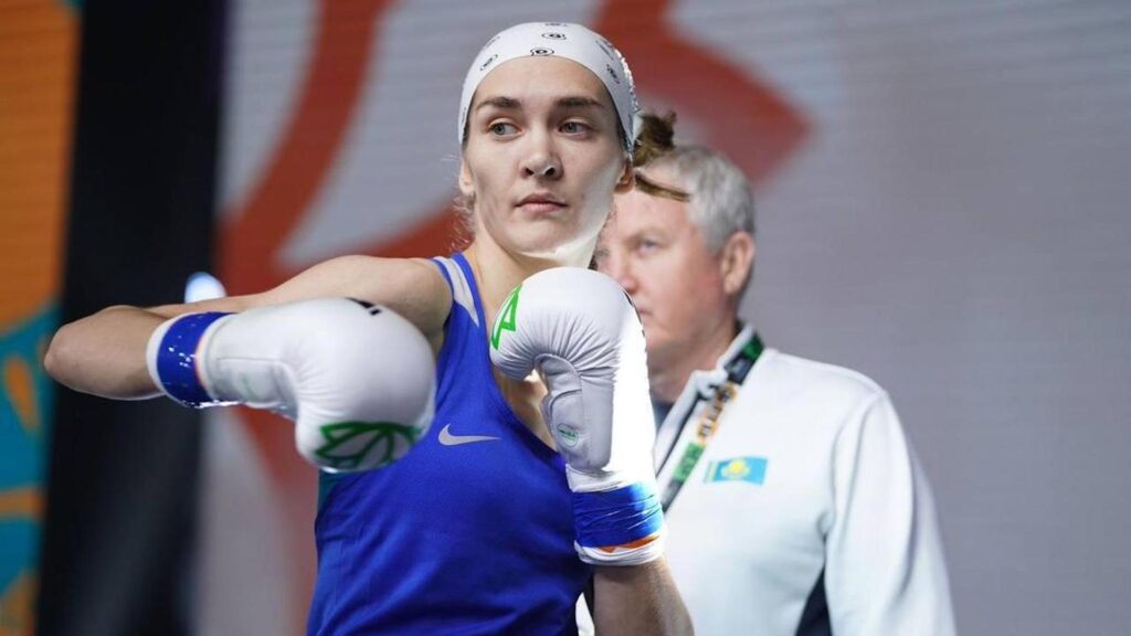 Боксерша Карина Ибрагимова прошла в полуфинал на Азиаде