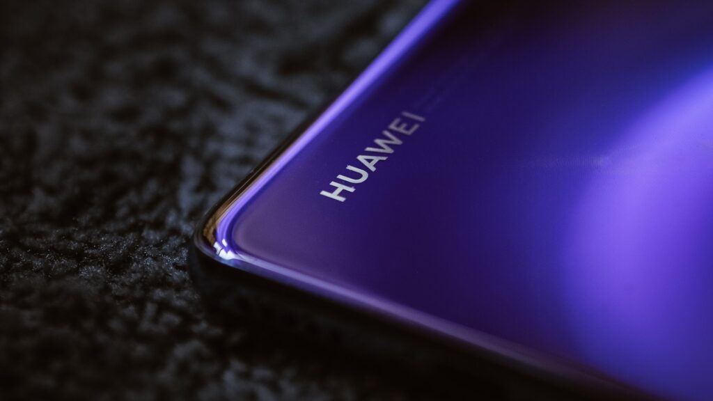 Чистая прибыль Huawei в третьем квартале удвоилась - Bizmedia.kz