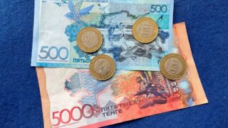 Казахстанские дети уже сняли миллионы — что покупают на деньги из Нацфонда