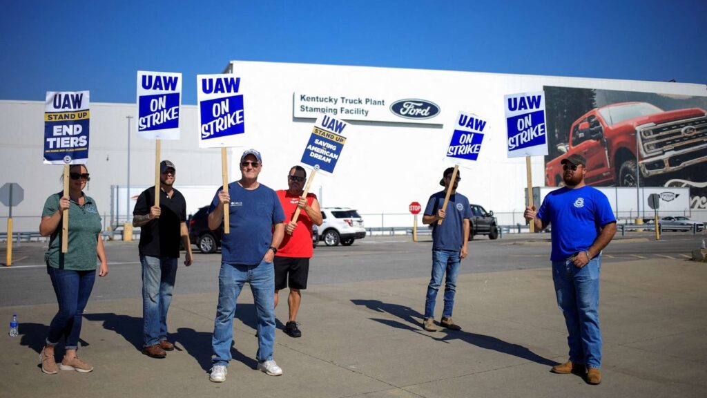 Ford и UAW достигли предварительной договоренности по трудовому договору