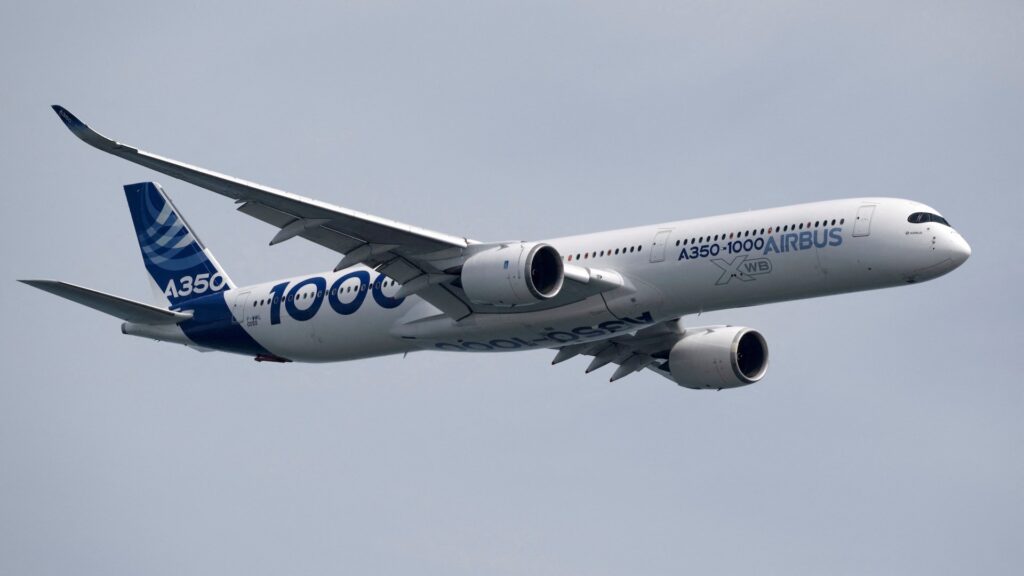 Эмирейтс заказала 15 Airbus A350-900 после спора о двигателях для более крупного самолета