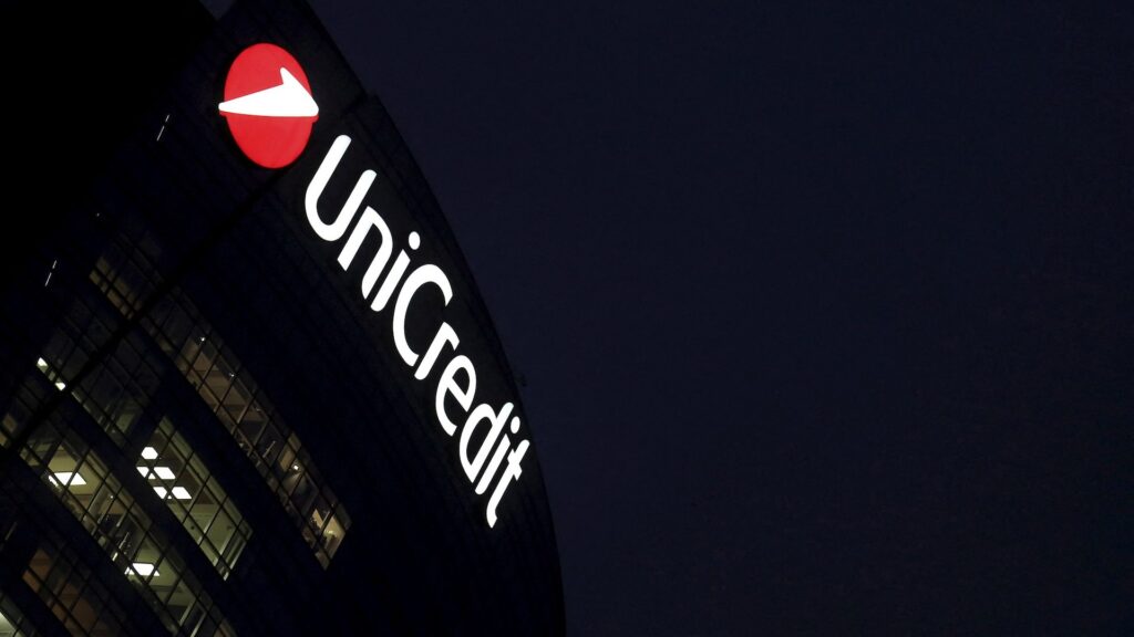 Итальянский UniCredit исключен из списка системно значимых банков мира