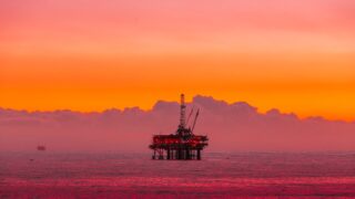 Казахстанская Нефтедобывающая Компания (КПО) сократила суточную добычу нефти