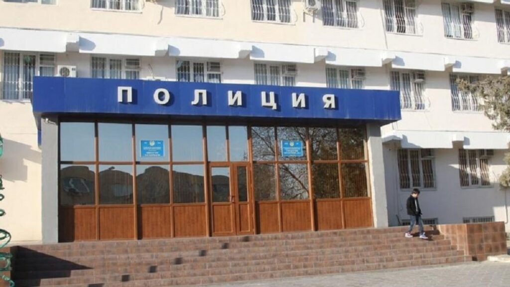 После драки в ночном клубе в Актау двух полицейских уволили