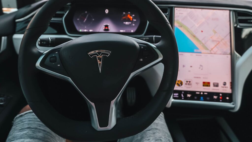 Tesla запрещает перепродажу Cybertruck покупателями в течение первого года