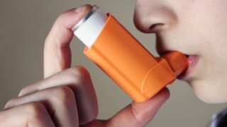 Ученые нашли новую причину обострения симптомов астмы у детей