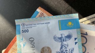 Мораторий на коллекторов и запрет на кредиты себе самому: как меняется финансовая жизнь казахстанцев