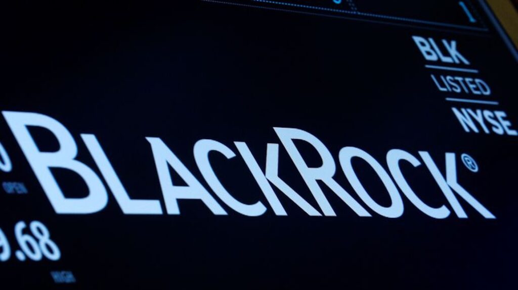 BlackRock и VanEck представили обновленные заявки на спот-биткоин-ETF