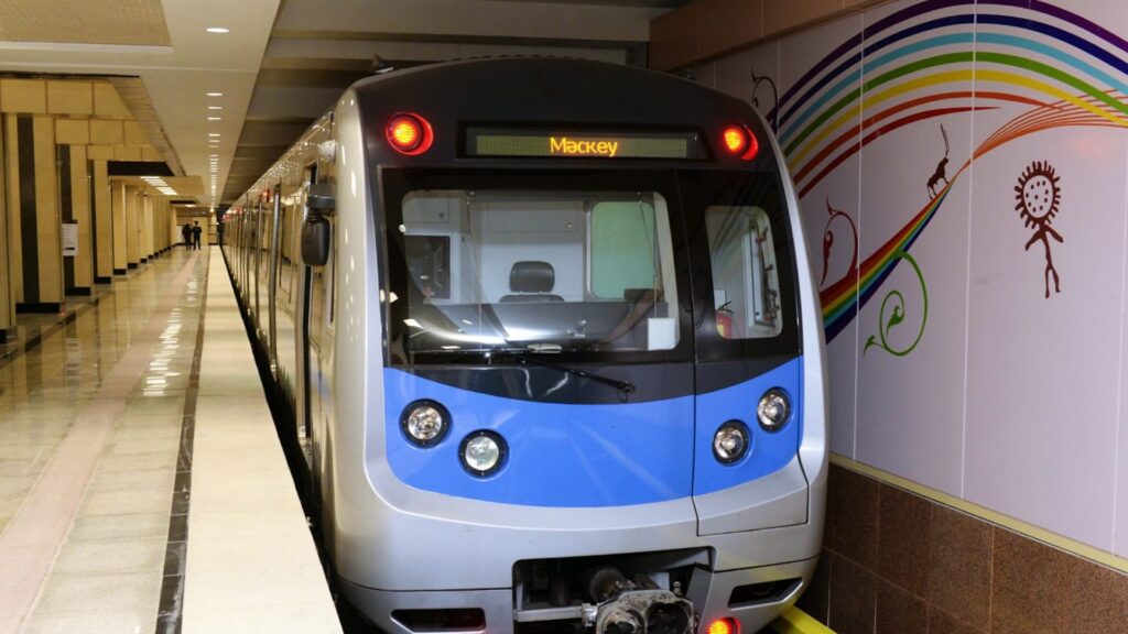 Поезд в метро Алматы