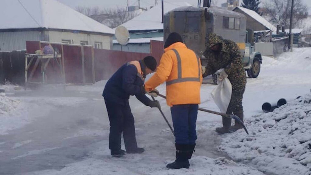 Из-за разлива грунтовых вод в Усть-Каменогорске затопило несколько улиц