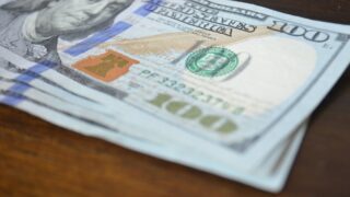Доллар почти добрался до 450 тенге: официальный курс на 31 июля