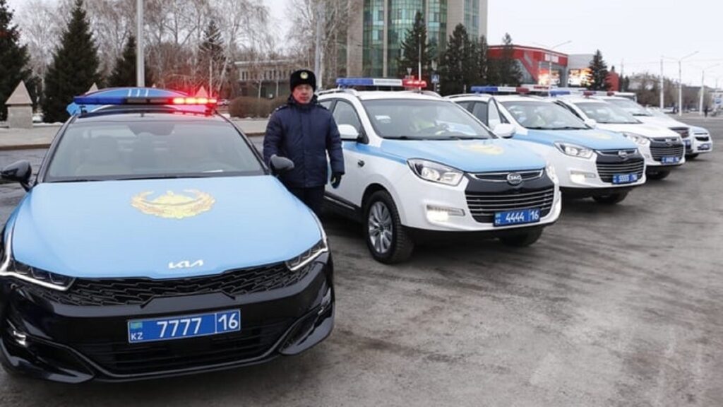 Полицейские ВКО пополнили автопарк 135 новыми авто_bizmedia.kz