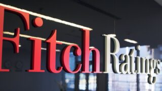 Прогноз цен на нефть повышен компанией Fitch