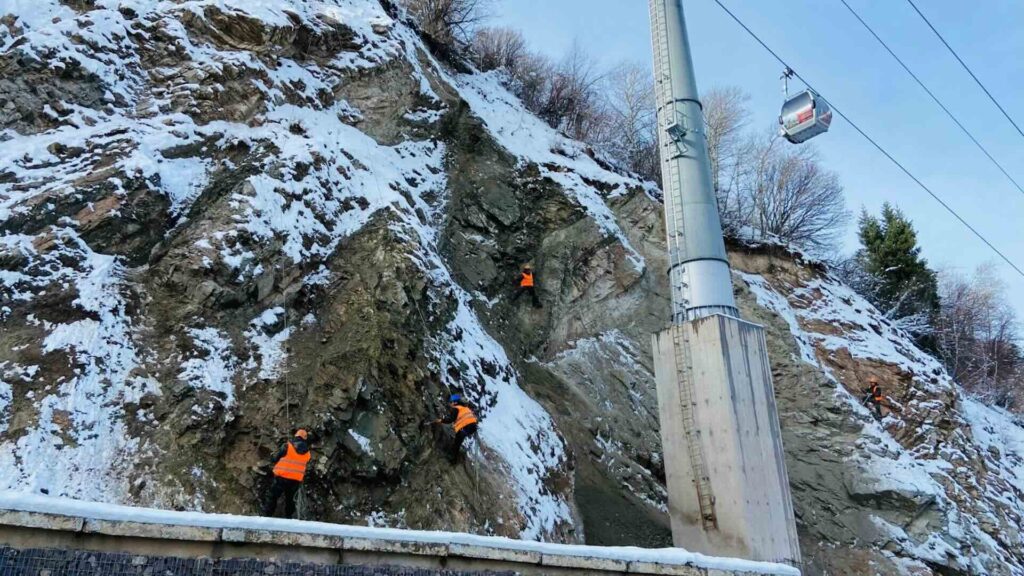 Въезд по дороге Медеу-Шымбулак откроют в воскресные дни