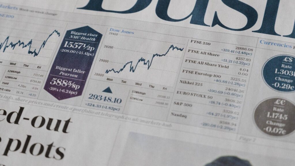 Японские акции закрылись на повышении; Nikkei 225 вырос на 0,37%