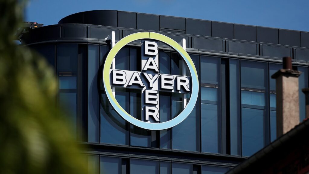 Акции Bayer падают на 4,5% после судебного решения о выплате компенсации ,25 млрд