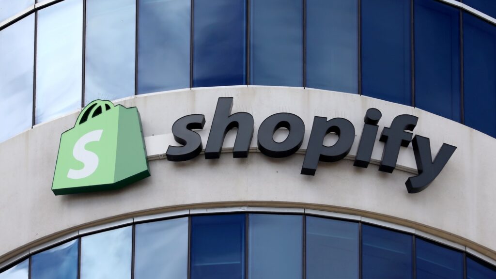 Еще одно понижение рейтинга Shopify и еще 4 крупных сокращения аналитиков