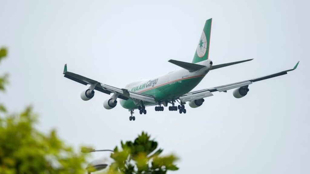 EVA Air из Тайваня согласовала заказ на 33 самолета Airbus на сумму до ,1 миллиарда