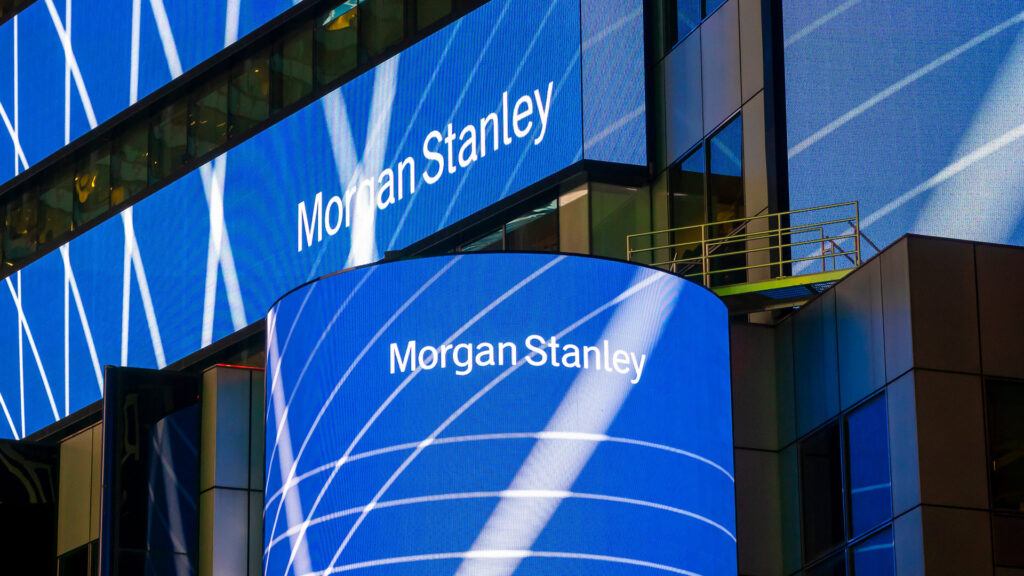 Генеральный директор Morgan Stanley получил повышенную зарплату в 37 млн долларов в 2023 году_bizmedia.kz