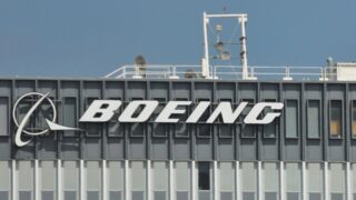 Гендир Boeing покинет пост в связи с перестановками в руководстве компании; акции выросли
