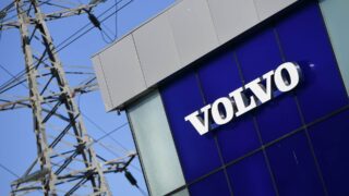 Операционная прибыль Volvo Cars в первом квартале выросла за счет снижения затрат