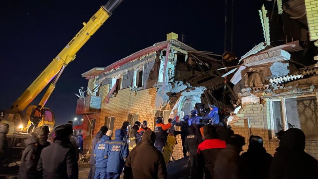 Появились подробности взрыва жилого дома в Карагандинской области_bizmedia.kz