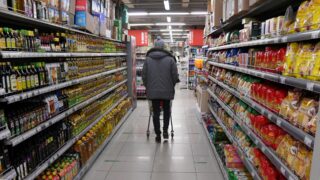 В Минторге заявили, что казахстанские продукты в магазинах нужно располагать на уровне глаз