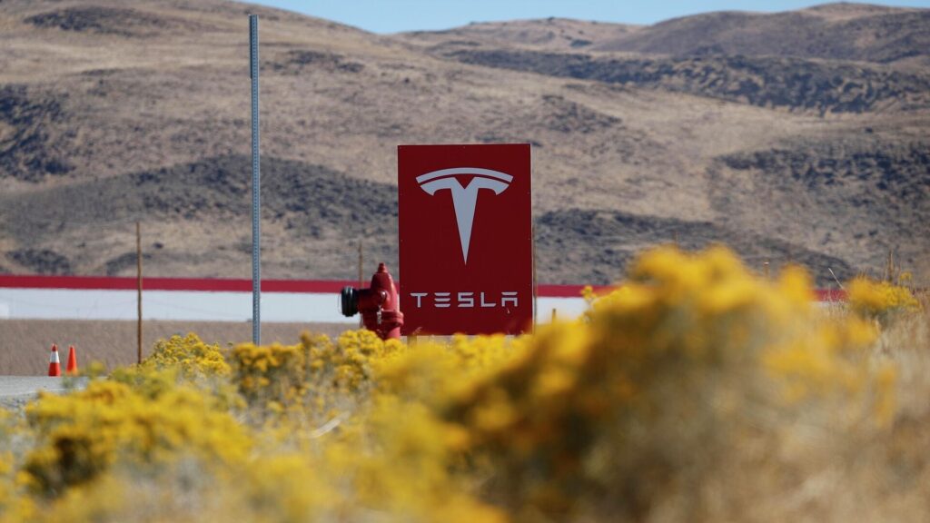 Производство на заводе Tesla в Берлине будет временно приостановлено