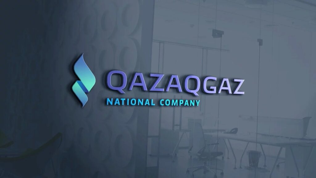Логотип QazaqGaz на стене