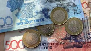 Курс доллара поднялся до 525 тенге — итоги торгов на KASE