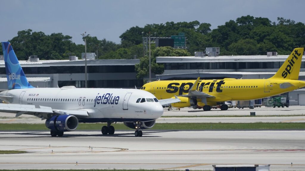 Spirit Airlines растет на премаркете после апелляции группы JetBlue на решение, блокирующее слияние