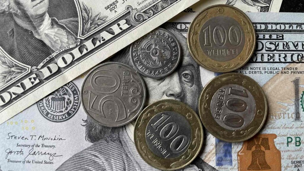 Средневзвешенный курс доллара к тенге по итогам торгов на KASE в четверг, 5 января