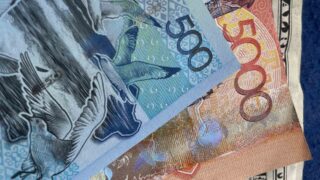 Доллар подешевел на 3,5 тенге. Сколько он будет стоить 29 июля?