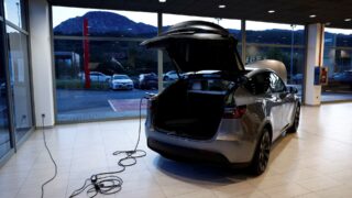 Tesla отзывает 1,62 миллиона автомобилей в Китае, заявляет регулятор