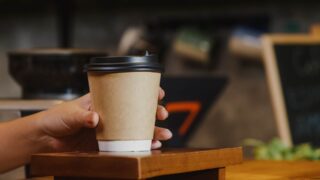Обычная привычка, которая может свести лечение на нет — все дело в кофе