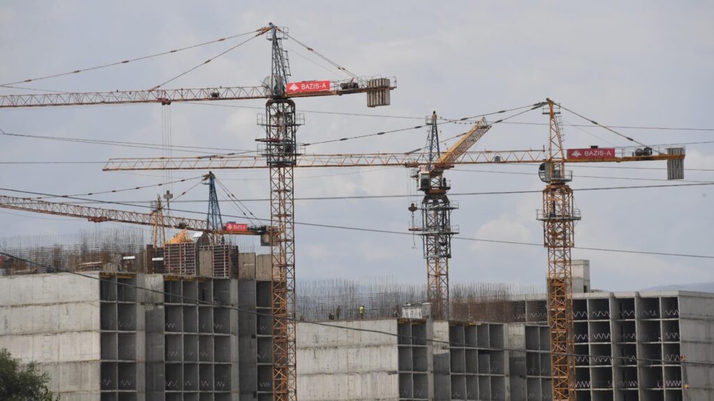 Стройка в Алматы многоэтажек