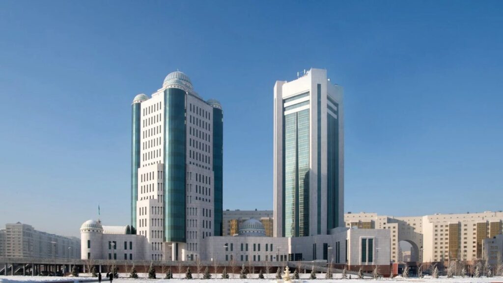 Здания правительства и парламента Казахстана