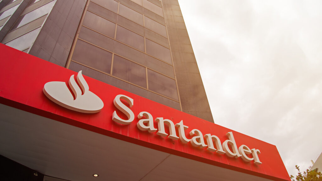 Акции Santander и Lloyds снизились из-за использования Ираном счетов для обхода санкций_bizmedia.kz