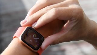 Apple Watch спасли жизнь пенсионера, сбитого машиной