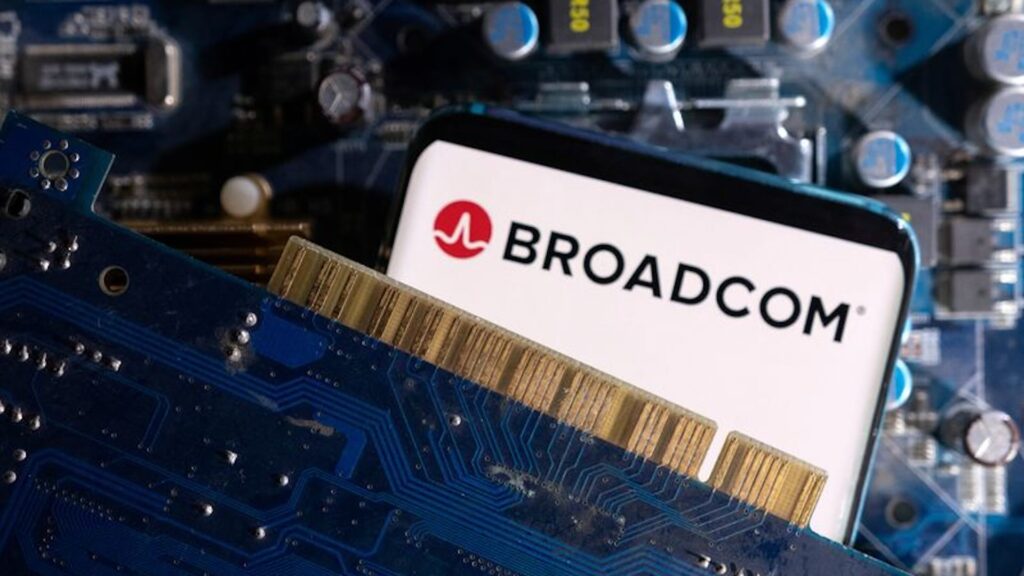 Чипмейкер Broadcom продает подразделение KKR в рамках сделки стоимостью  млрд