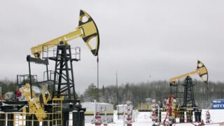 Цены на нефть Brent выросли до 83,93 доллара за баррель