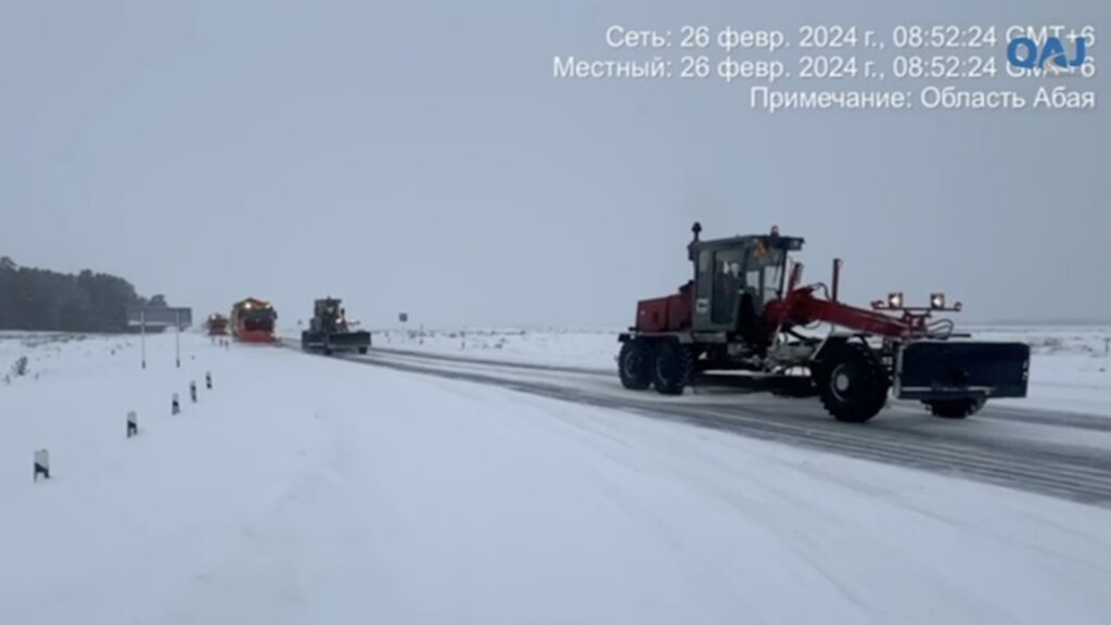 Дорожники области Абай переведены на усиленный режим работы