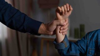 Химическая кастрация педофилов не вошла в законопроект по правам женщин и безопасности детей в Казахстане