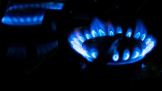 Опасность запахов: почему газовые плиты вредны для здоровья и как перейти на электрические
