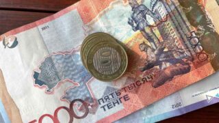 Банки боятся? Платежи из России в Казахстан длятся до 2-3 недель