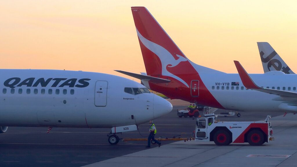 Qantas обращается в Комиссию труда для урегулирования спора о зарплате с пилотами