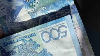 В каких сферах и регионах предлагают лучшие зарплаты в Казахстане?