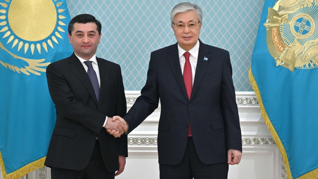 Токаев указывает на важность укрепления взаимоотношений с Узбекистаном_bizmedia.kz