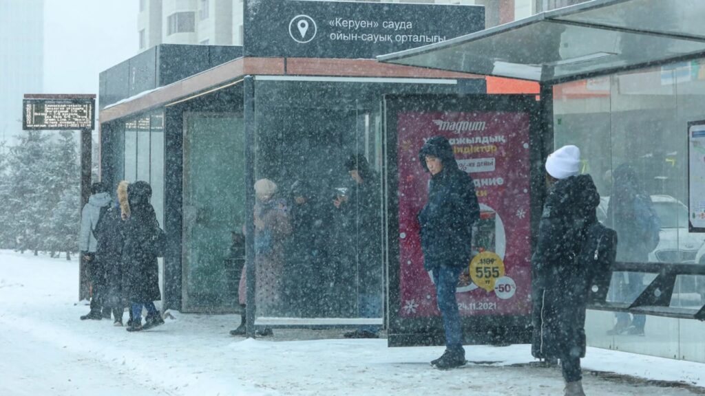 В Астане остановили движение всех пригородных маршрутов 8 февраля 2024 года