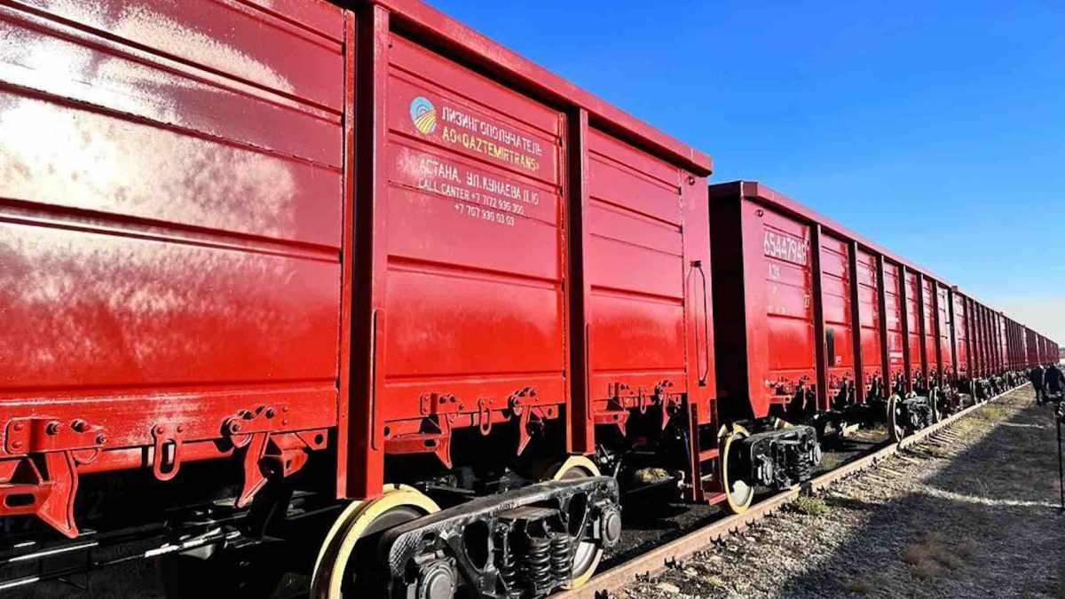 В КТЖ началось обновление вагонов и локомотивов